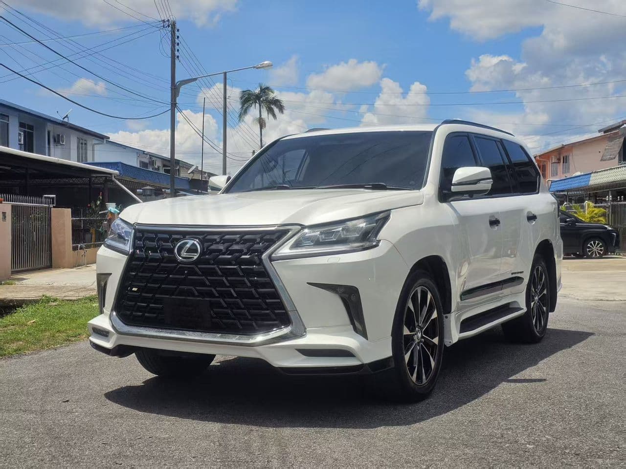 2012 Toyota Landcruiser 470 converted to LX570